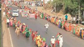 Farmers march, farmers march towards Azad maidan, Lok Sangharsh Morcha, farmers march in Mumbai, farmers issue, farmers gathering at Mulund Octroi, Mumbai news, Indian Express 