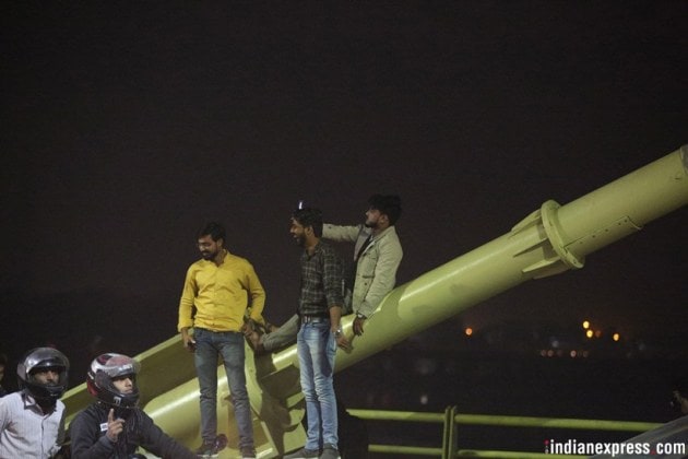 Delhi's Signature Bridge: Where a selfie means risking your life