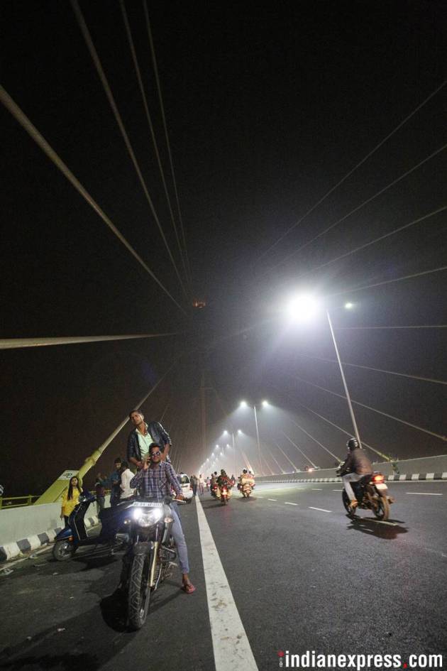 Delhi's Signature Bridge: Where a selfie means risking your life