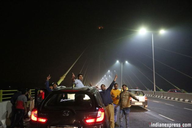 Delhi's Signature Bridge: Where a selfie means risking your life