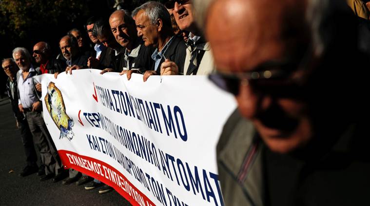 Greece: Public sector workers strike for higher pay