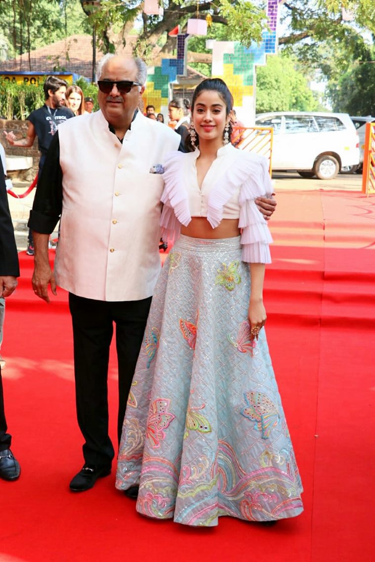 janhvi kapoor, iffi 2018, janhvi kapoor latest news, 49th International Film Festival of India goa, janhvi kapoor recent photo, janhvi kapoor red carpet, janhvi kapoor updates, janhvi kapoor fashion, celeb fashion, bollywood fashion, indian express, indian express news