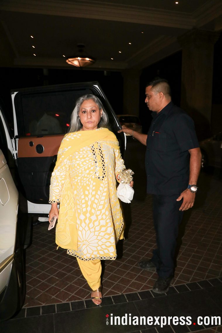 Aishwarya Rai Bachchan, Aishwarya Rai Bachchan latest photos, Aishwarya Rai Bachchan fashion, Aishwarya Rai Bachchan airport style, Aaradhya Bachchan birthday, Abhishek Bachchan, Amitabh Bachchan, Jaya Bachchan, celeb fashion, bollywood fashion, indian express, indian express news