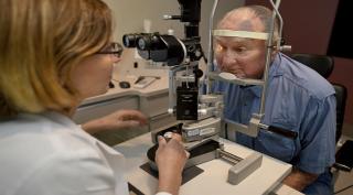 glaucoma, smart device, biofouling, purdue university, glaucoma treatment, biomaterial, microtechnology, glaucoma drainage, implantable glaucoma drainage devices, microactuators, glaucoma eyesight, science, smart device