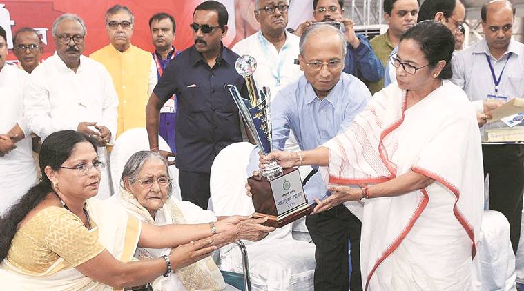 mamata banerjee, mamata banerjee reaches Matua, Mamata Banerjee announces development projects, Indian Express