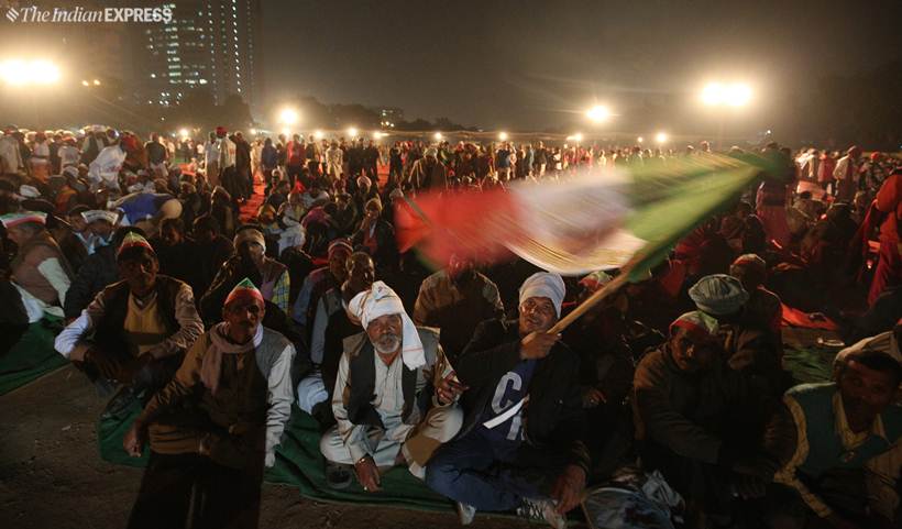 In pictures: Sea of farmers march to Parliament, traffic woes loom