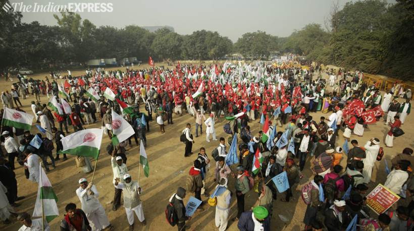 In pictures: Sea of farmers march to Parliament, traffic woes loom