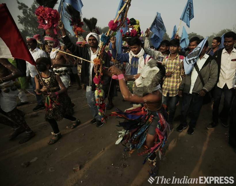 In pictures: Sea of farmers march to Parliament, traffic woes loom