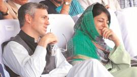 omar abdullah, psa against omar abdullah, mehbooba mufti, psa against mehbooba mutfi, omar abdullah detained, mehbooba mufti detained, J&K, article 370