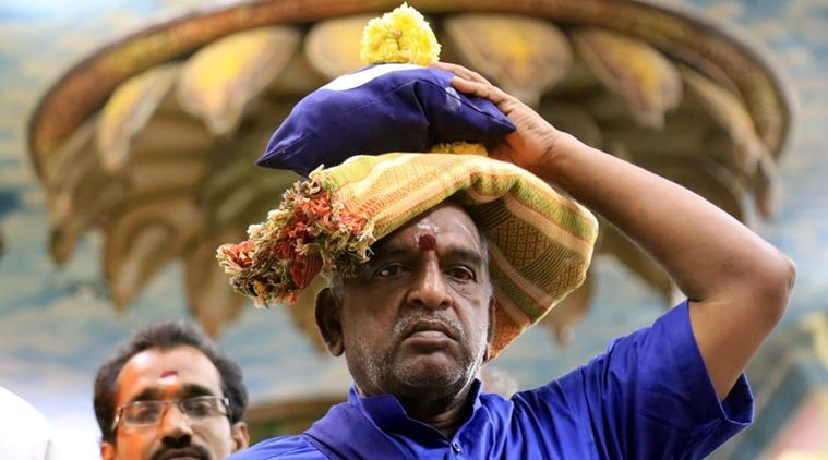 Sabarimala row: Union Minister travels to Pamba, gets into war of words with police