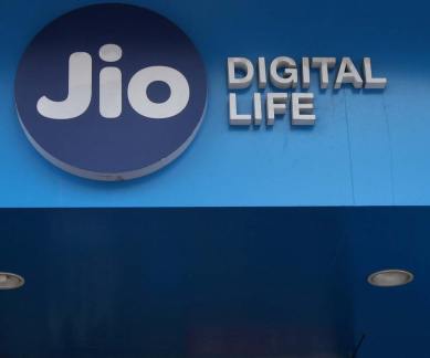 Reliance Jio, Jio Celebration offer, latest Jio offers, Jio prepaid comobo plans, Reliance Jio offers, Jio 2GB data plans, best Jio plans, Jio prepaid plans, Jio 448 plan, Jio cashback, Jio news, Jio