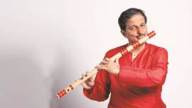 Rupak Kulkarni, Flautist Rupak Kulkarni, Rupak Kulkarni flute, Rupak Kulkarni performance, flute performance at Darbar Hall,  late Malhar Rao Kulkarni, Pandit Hariprasad Chaurasia, Indian Express 