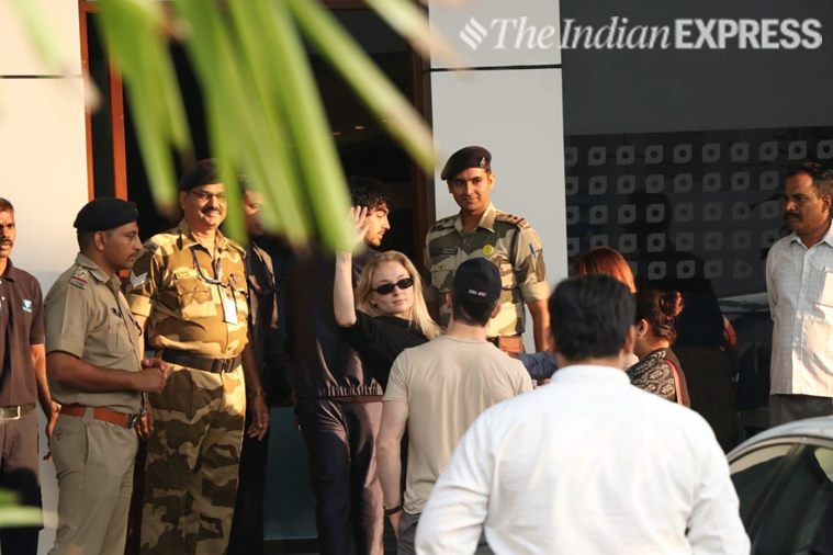sophie turner joe jonas leave for priyanka nick wedding