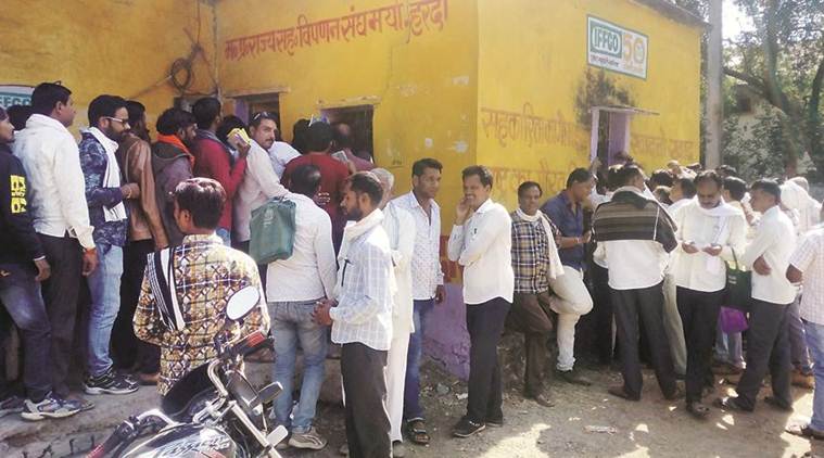 MP elections, mp urea, urea shortage mp, madhya pradesh urea shortage, mp elections 2018, madhya pradesh farmers, madhya pradesh assembly elections, indian express news