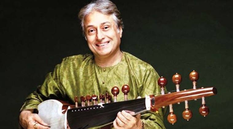  Foto zu Ustad Amjad Ali Khan presented lifetime achievement award in Delhi 