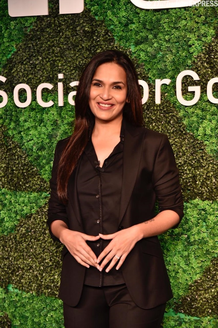 Rajinikanth daughter soundarya rajinikanth