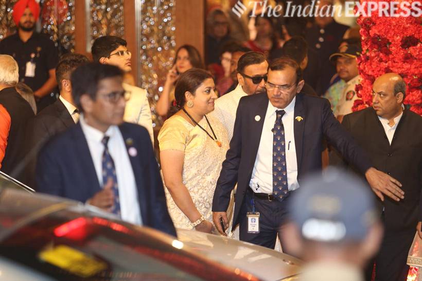 isha ambani wedding smriti irani