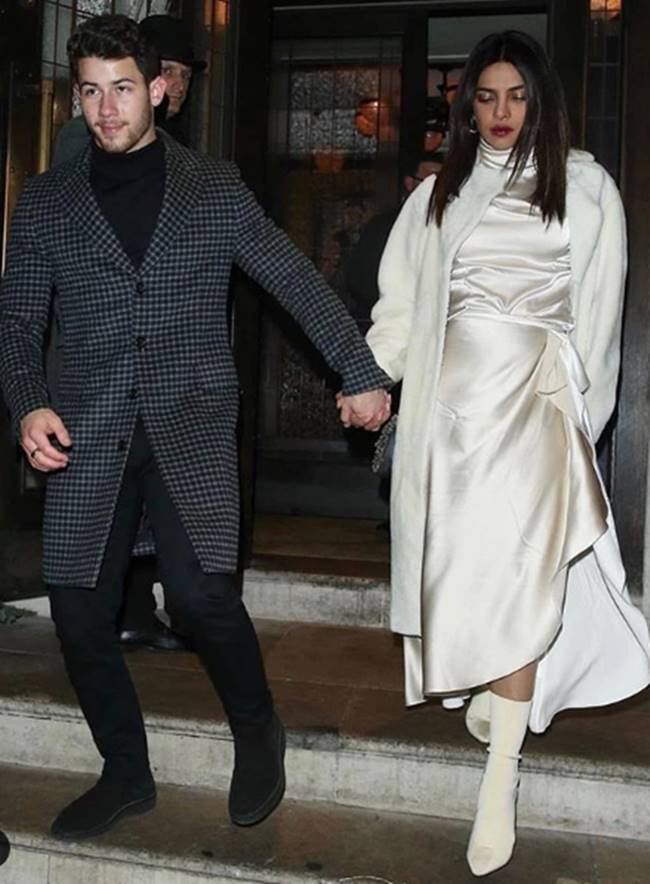 Deepika Padukone, Priyanka Chopra, Sara Ali Khan, Aishwarya Rai Bachchan, Janhvi Kapoor, Kangana Ranaut, Katrina Kaif, Anushka Sharma, Malaika Arora, Sonam Kapoor, celeb fashion, bollywood fashion, indian express, indian express news