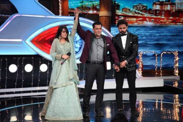 The host Salman Khan announces Dipika Kakkar Ibrahim as the winner of COLORS' Bigg Boss12