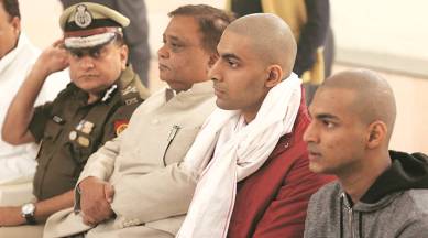 yogi adityanath, adityanath meets sho family, bulandshahr, bulandshahr violence, uttar pradesh, up cow slaughter, subodh kumar singh, subodh kumar singh's family, india news, indian epxress