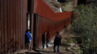 Many US-bound caravan migrants disperse as asylum process stalls