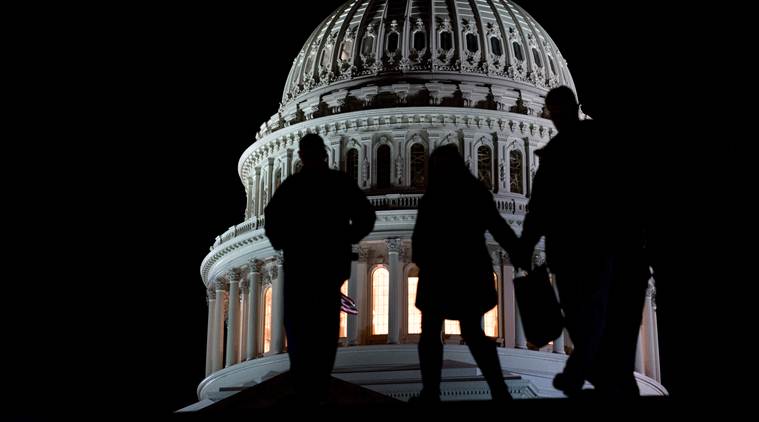 Stopgap bill to avert shutdown punts border wall to next year