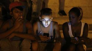 Cuba to begin full internet access for mobile phones