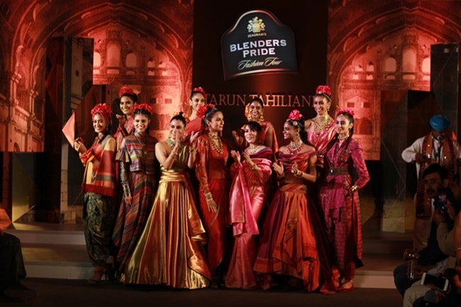 disha patani, tarun tahiliani, blenders pride fashion tour, disha patani fashion, disha patani latest news, disha patani latest pics, disha patani tarun tahiliani, disha patani updates, celeb fashion, bollywood fashion, indian express, indian express news