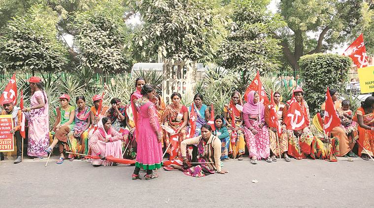 Farmers protest, Woman farmers, delhi farmers march, Delhi farmers protest, protest farmer, Farmer protest ramlila maidan, farmers march, indian express, latest news