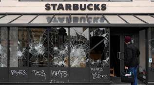 France: Paris cleans up as President Macron prepares response to yellow vests