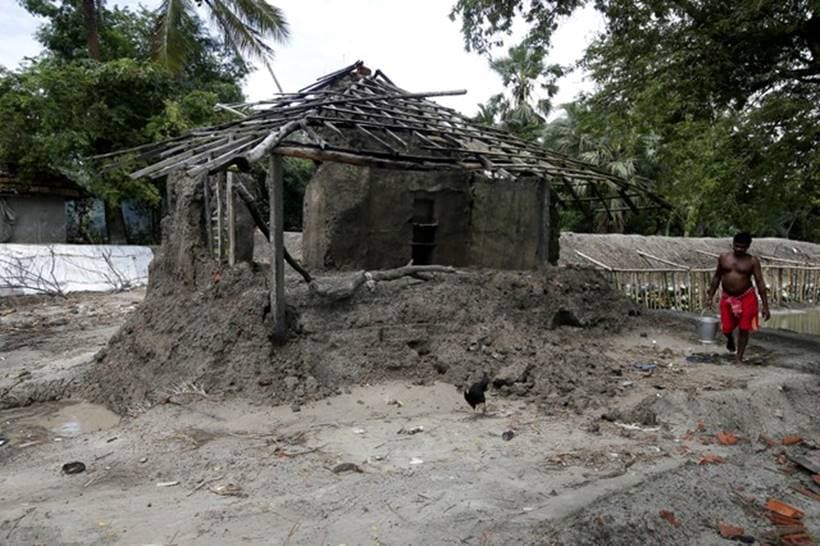Villagers fear for survival on India's disappearing island