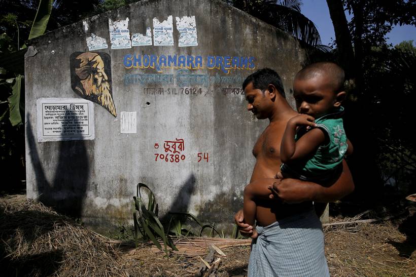 Villagers fear for survival on India's disappearing island