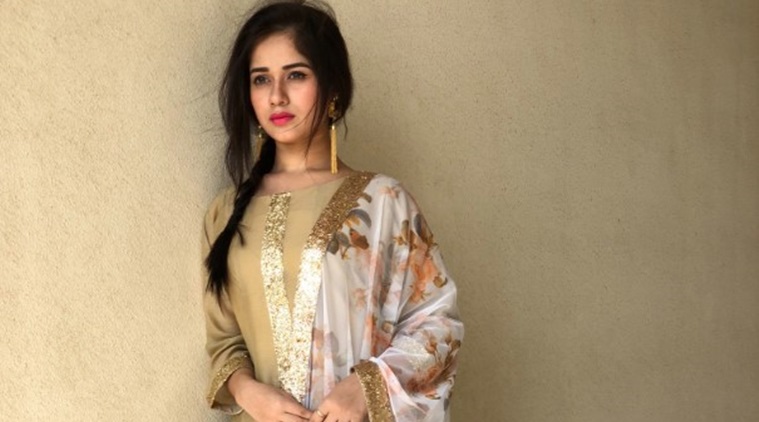 Jannat Zubair Rahmani spread the magic of her beauty in white sharara,  everyone's breath stopped after seeing the traditional look - informalnewz