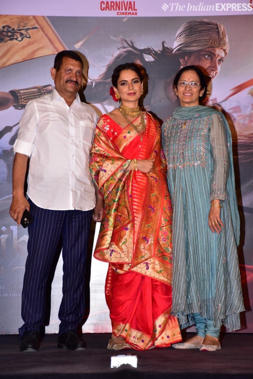 Kangana poses with her parents Amardeep Ranaut and Asha Ranaut.