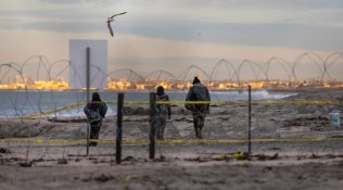 US border immigrants: More families cross illegally to San Diego