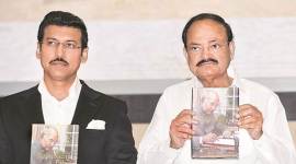 Unfortunate decline in quality of public discourse: Naidu