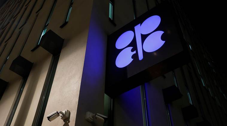Oil slides as OPEC ties supply cut to Russia; Moscow said to only back limited move