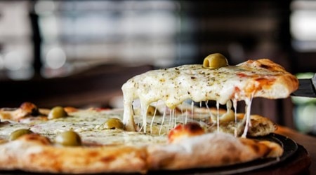 bengaluru man orders pizza loses money online, bengaluru man pizza online fraud, zomato, bengaluru man zomato pizza fraud, zomato customer care, zomato fraud cases, bengaluru city news