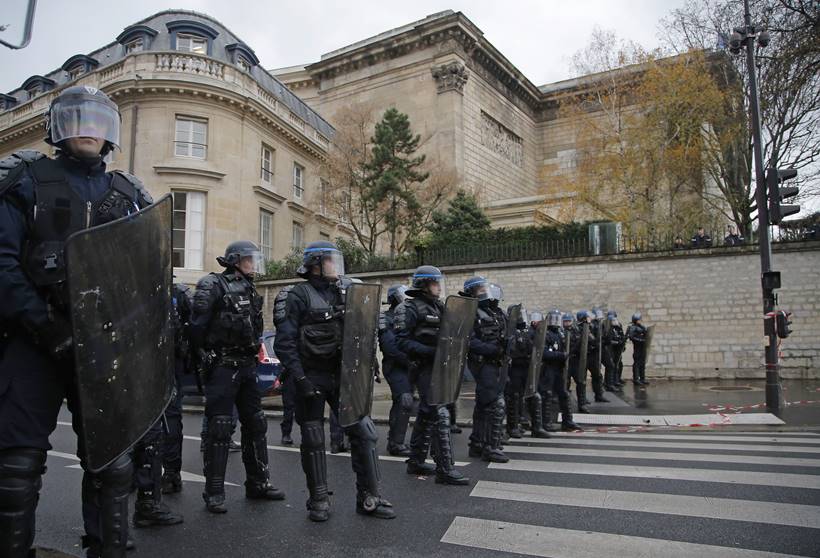 Paris assesses injuries, damage after worst riot in decade