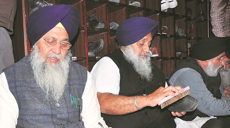 Top SAD leaders do volunteer service at Golden Temple