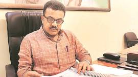Sudhir Mungantiwar, Forest Minister Sudhir, defamation complaint against Snajay Nirupam, Mumbai Congress, Mumbai news, Indian Express