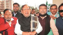 Sharad Yadav meets Lalu in hospital: ‘Oppn unity coming forth’