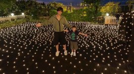 srk, abram social media