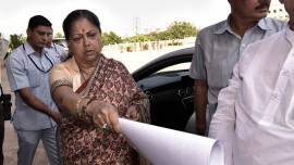 Vasundhara Raje says insulted by Sharad Yadav's 'fat' comment, appeals to EC to take action