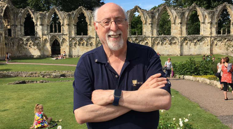 Facebook, Walt Mossberg, walt Mossberg quits Facebook, Mossberg quits Facebook, Mossberg is quitting Facebook, Facebook privacy scandal, Walt Mossberg quits Messenger, Mossberg quits Instagram