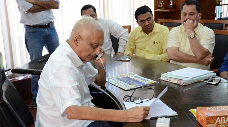 Ailing Goa CM Manohar Parrikar attends office for first time in 4 months