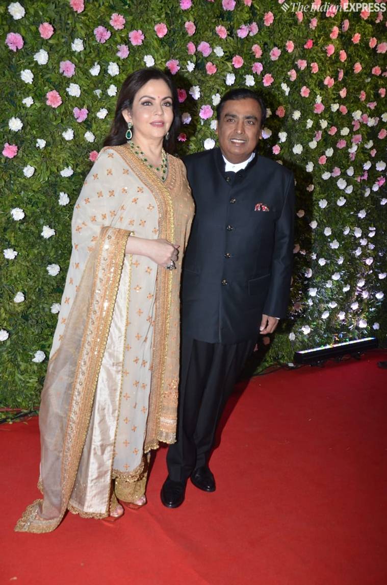   Photos from the wedding reception of Amit Thackeray 