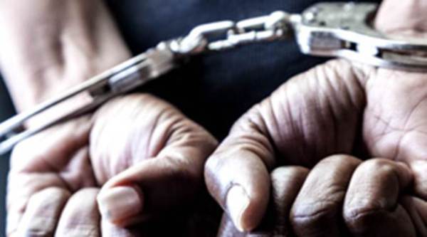 nineteen year old arrested, police officers knocked down, police, marine drive, mumbai news, indian express news
