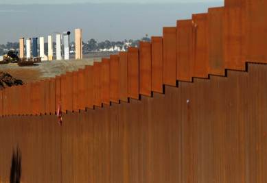 Pentagon extending, changing US-Mexico border mission