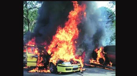 maoist, maoist attack, maoists kill watchman, vehicles set ablaze, indian express